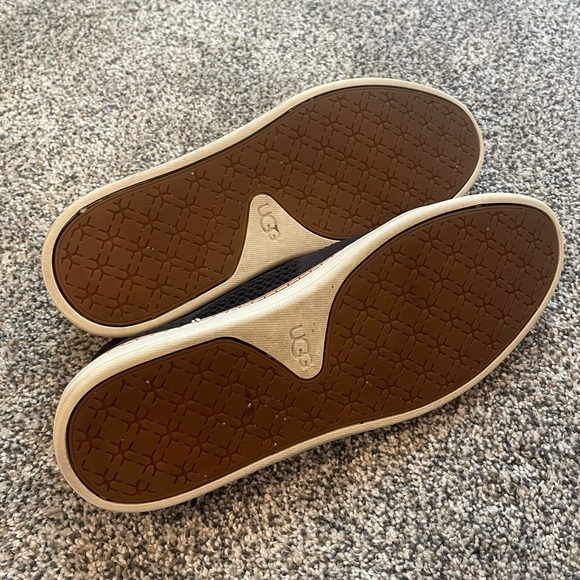 Ugg Sammy sneaker women’s size 7.5 - Picture 6 of 6